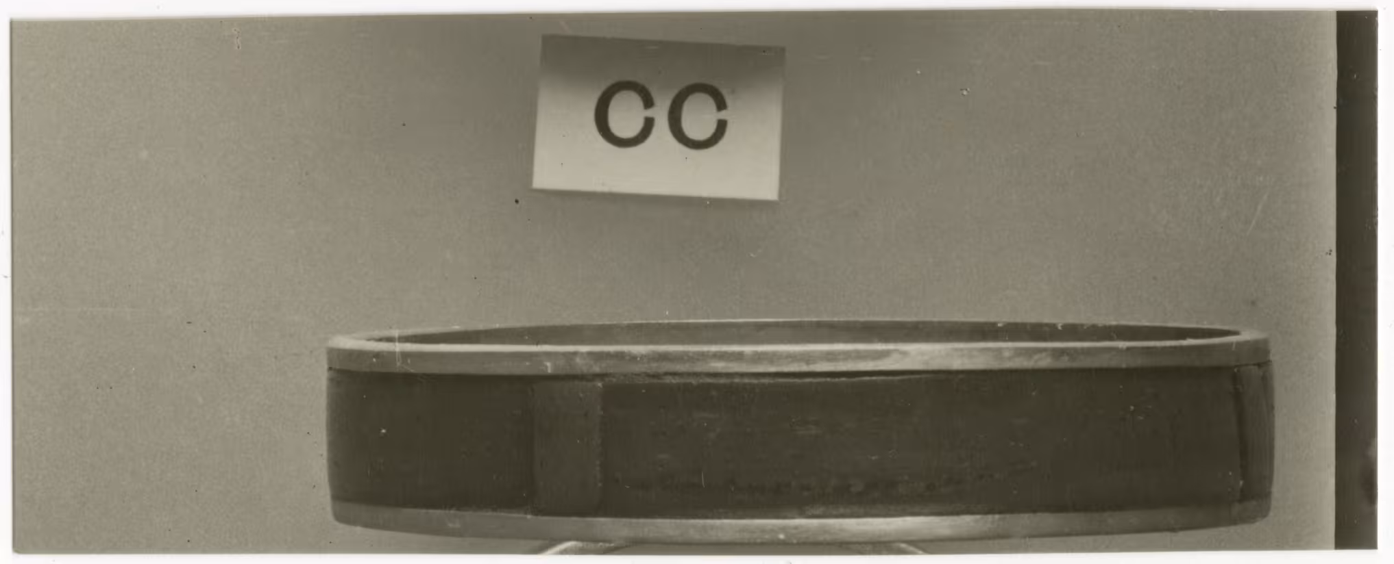 image of photographic print of gold circlet in object card