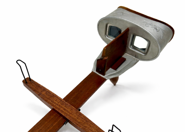 Picture of a stereoscope on white background