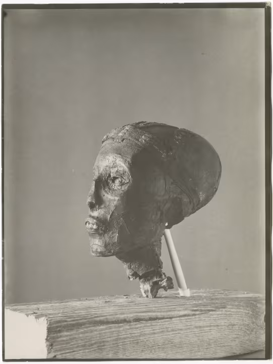 Image of print of king's head