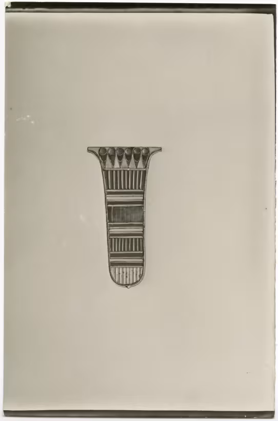 image of photographic print of necklace counterbalance in object card
