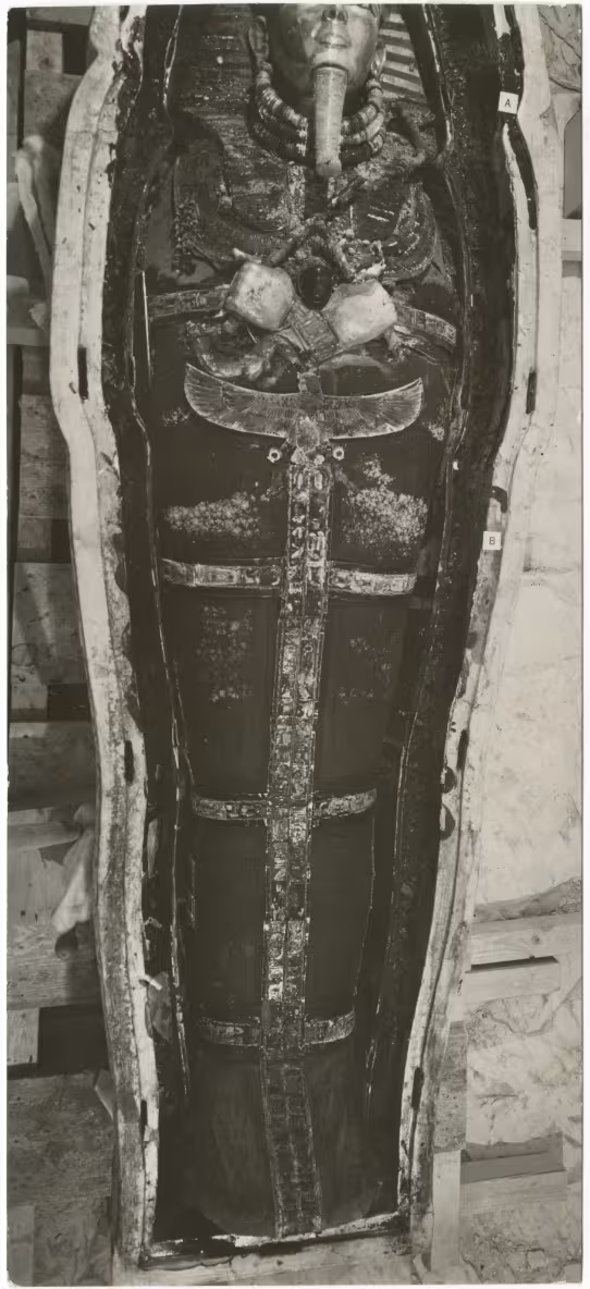 Image of photographic print of king's mummy