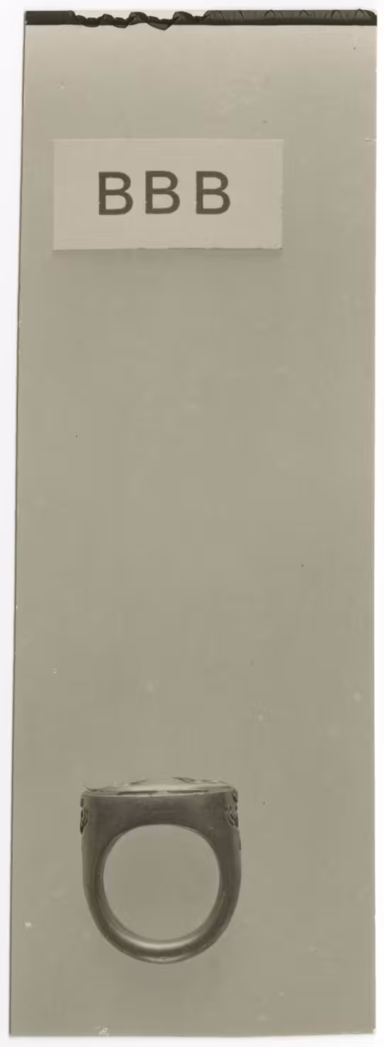 image of photographic print of ring in object card