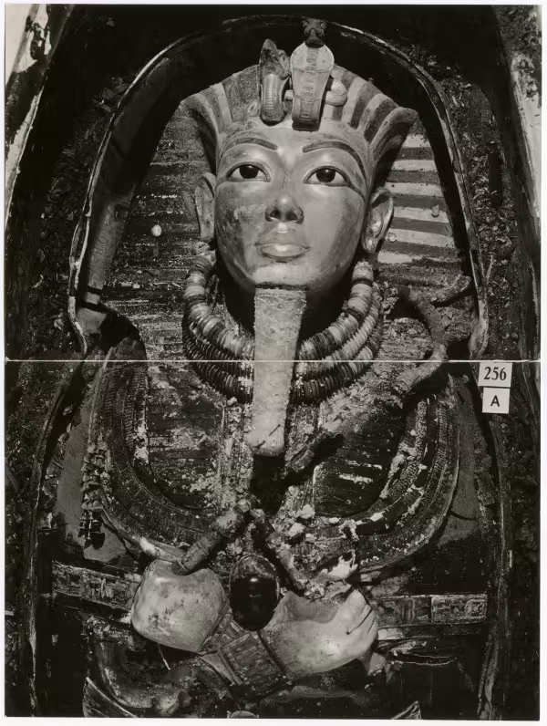 image of photographic print of king's mask in situ in object card