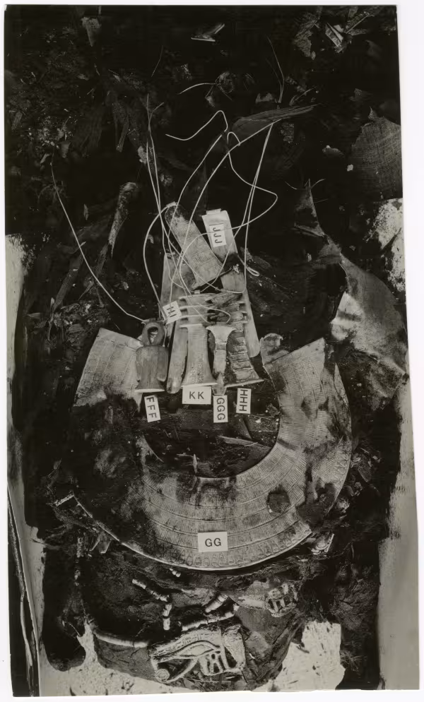 image of photographic print of king's mummy within coffin in object card