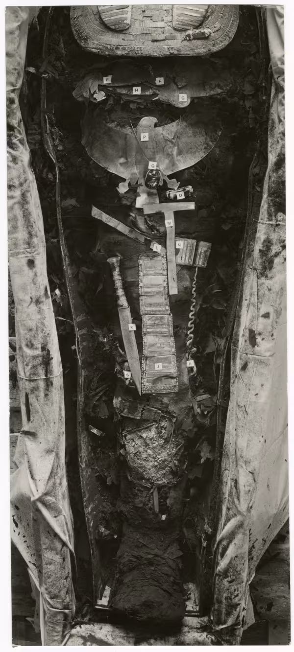 image of photographic print of king's mummy within coffin in object card