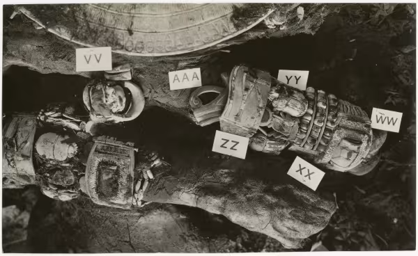 image of photographic print of king's mummy within coffin in object card