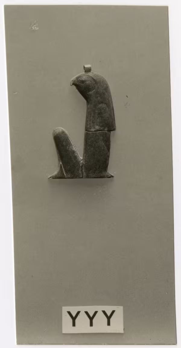 image of photographic print of Horus amulet in object card