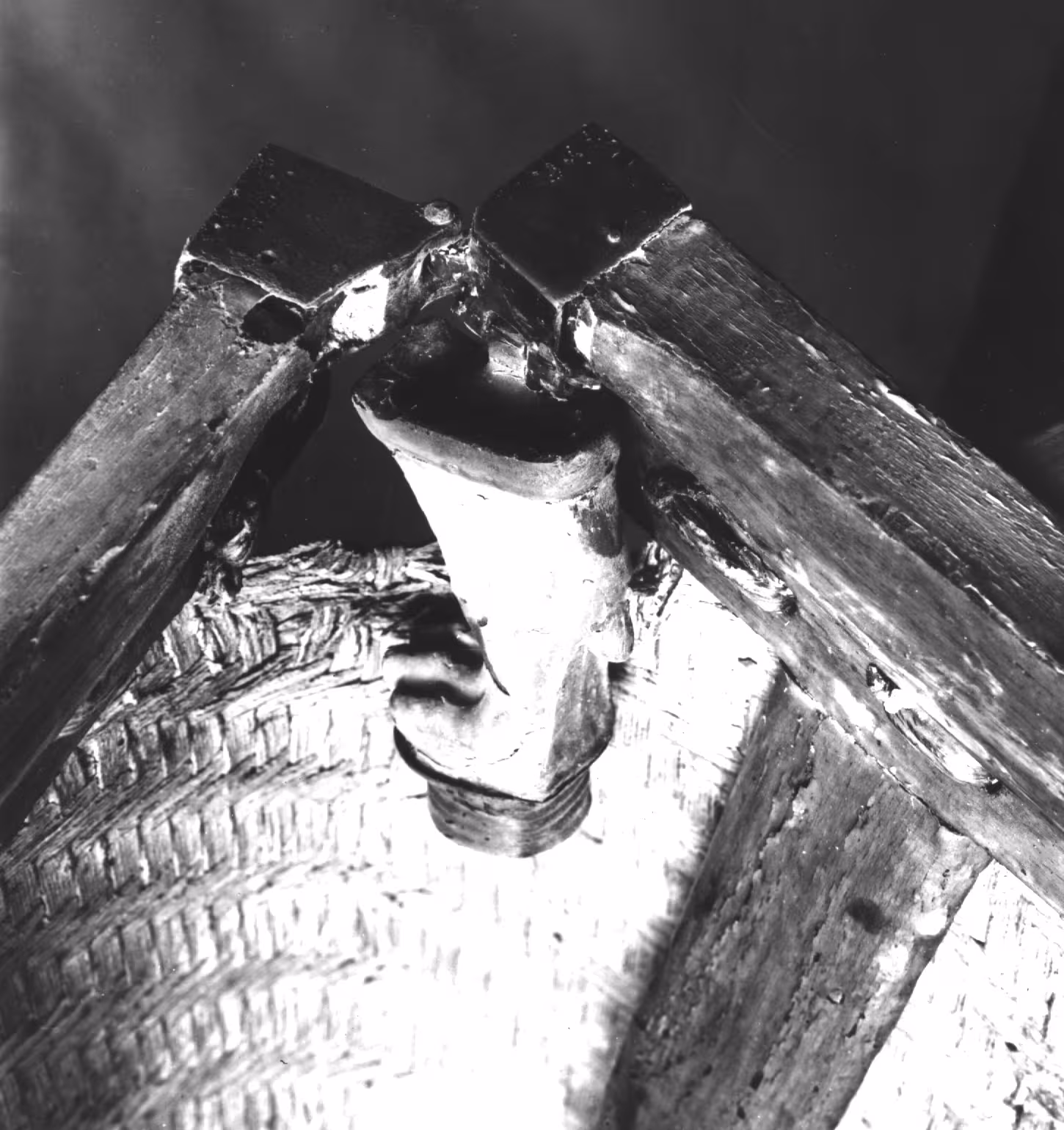 hinge detail
