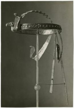 Image of photographic print of diadem