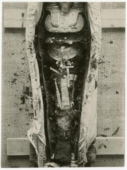 Image of print of king's mummy