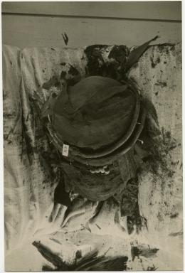 image of photographic print of king's head in object card