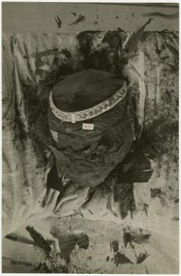 image of photographic print of king's head in object card