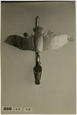 image of photographic print of uraeus and vulture from diadem in object card
