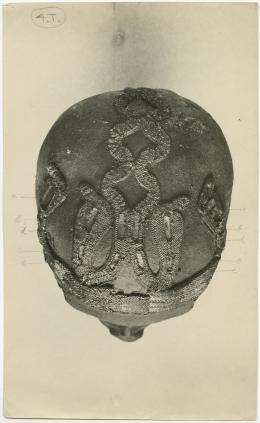 image of photographic print of top of king's head with annotations in object card