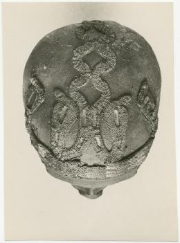 image of photographic print of top of king's head in object card