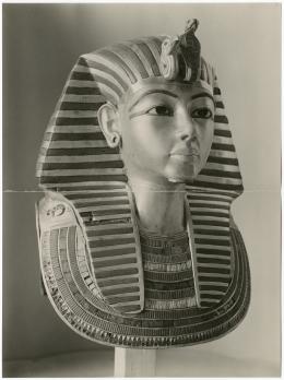 image of photographic print of king's mask in object card