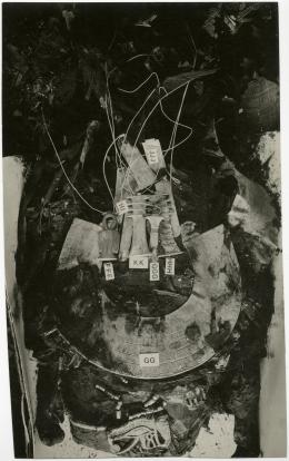 image of photographic print of king's mummy within coffin in object card