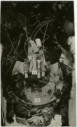 image of photographic print of king's mummy within coffin in object card