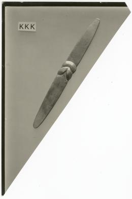 image of photographic print of amuletic knot in object card