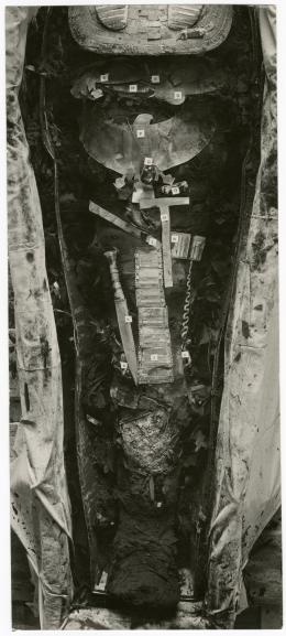 image of photographic print of king's mummy within coffin in object card