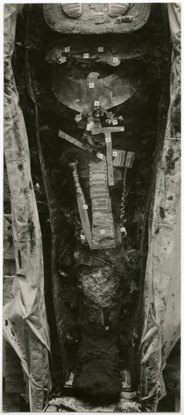 image of photographic print of king's mummy within coffin in object card