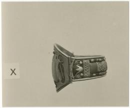 image of photographic print of bracelet in object card