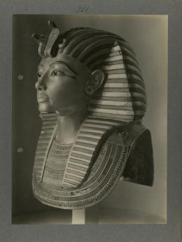 image of king's mask from Burton's album