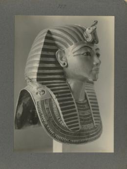 image of king's mask from Burton's album